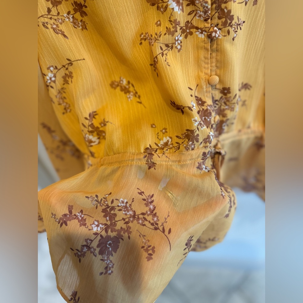 Vici Yellow Floral long sleeve blouse with sheer sleeves and bottom - medium - Picture 3 of 5
